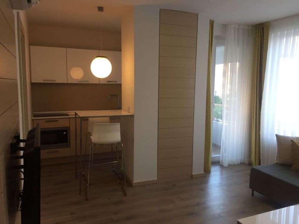 undefined Boutique House Mim A 10