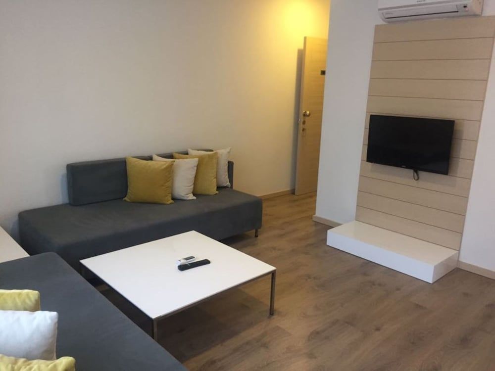 undefined Boutique House Mim A 8