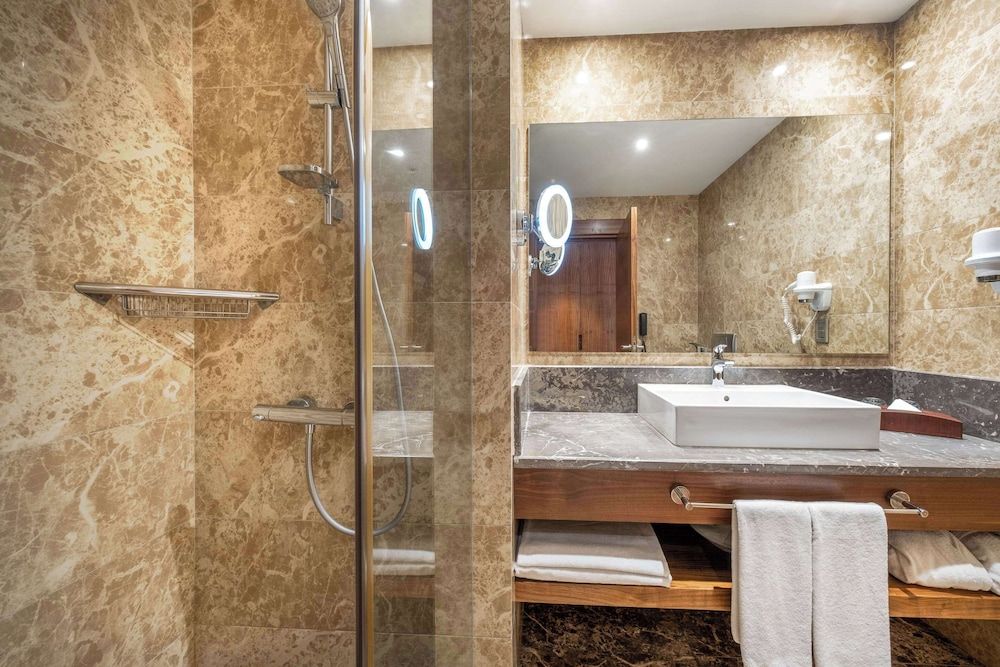 Clarion Hotel Istanbul Mahmutbey Standard Room, 2 Twin Beds, Non Smoking 5