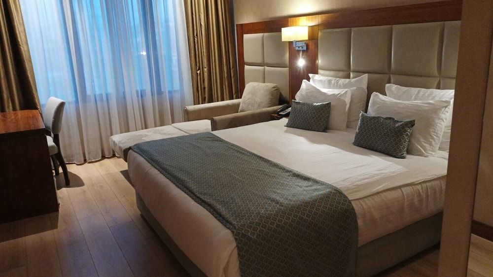 Clarion Hotel Istanbul Mahmutbey 1 Double Bed, 1 Single Sofa Bed 9