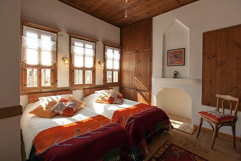 Dadibra Konak Standard Triple Room 5