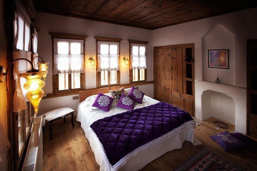 Dadibra Konak Standard Triple Room 6