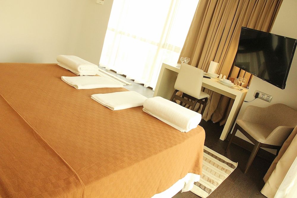 undefined Vazo Suite 7