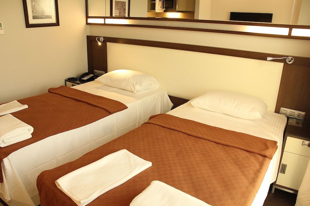 undefined Vazo Suite 6