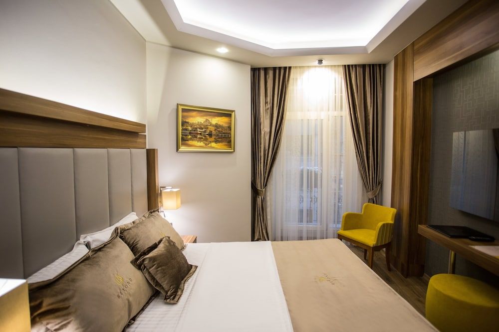 undefined Bonne Sante Hotel 4