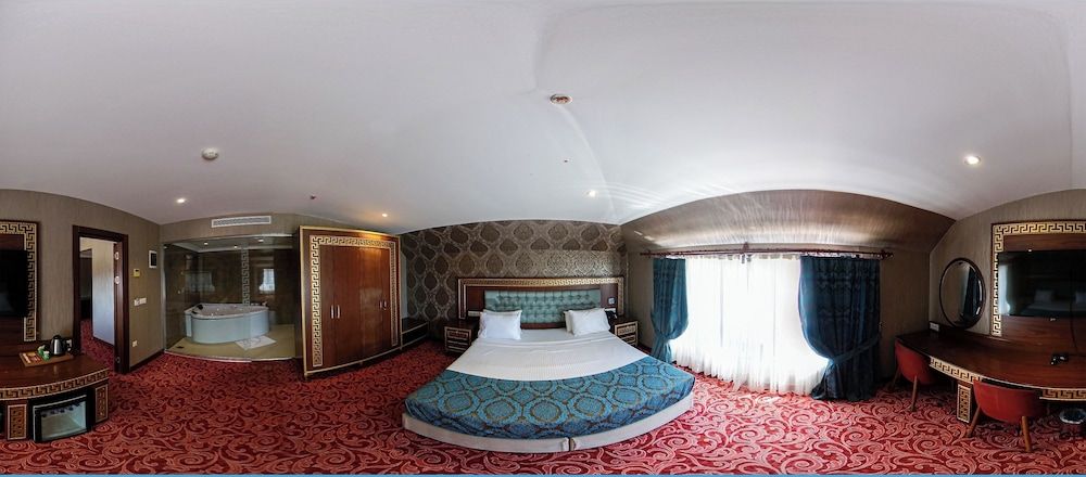 Basic Suite, Hot Tub