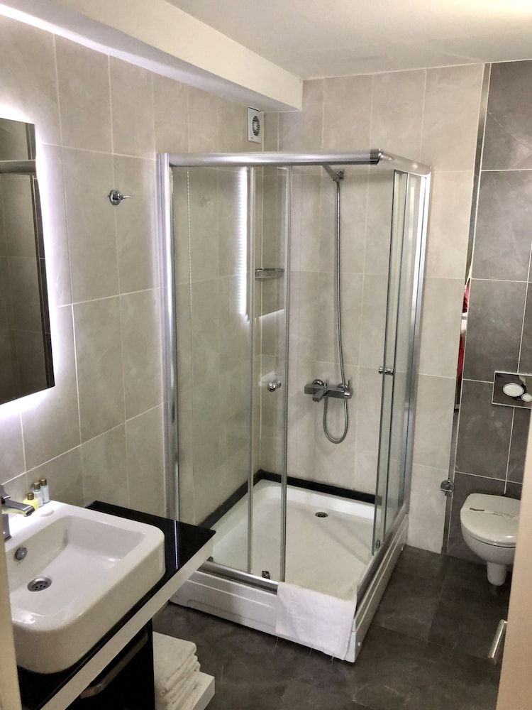 Era Palace Hotel Superior Triple Room 4