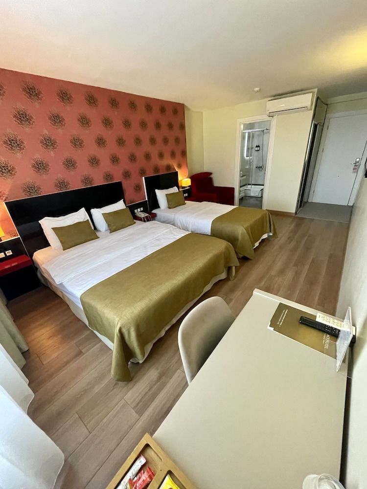 Era Palace Hotel Superior Triple Room 2