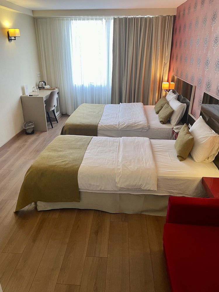 Era Palace Hotel Superior Triple Room 3