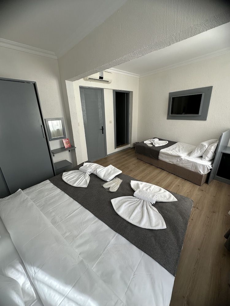 undefined Big Orange Hotel Old City 5