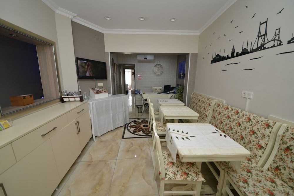 undefined Big Orange Hotel Old City 7