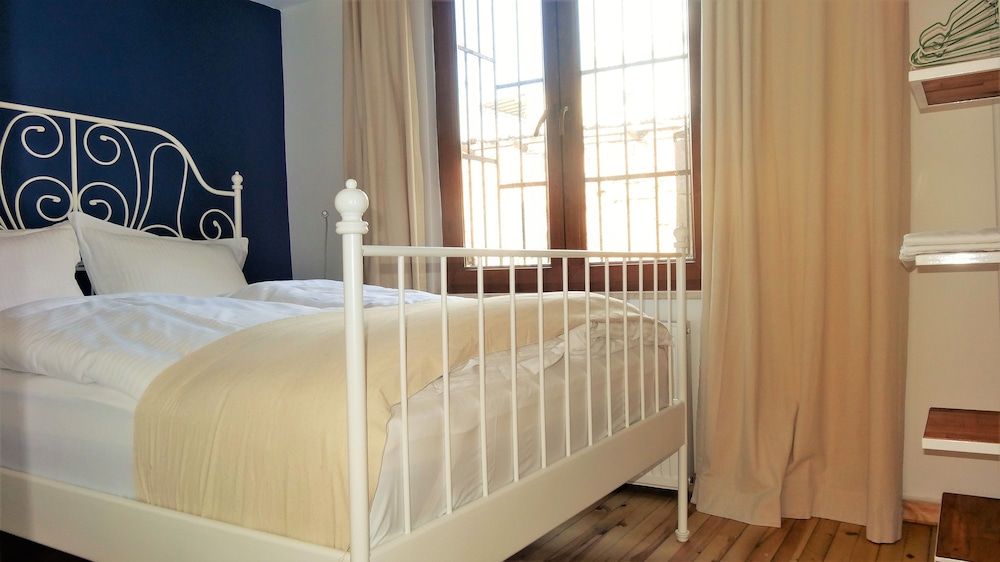 Kunterbunt Aparts Istanbul Apartment, 3 Bedrooms, Terrace 3