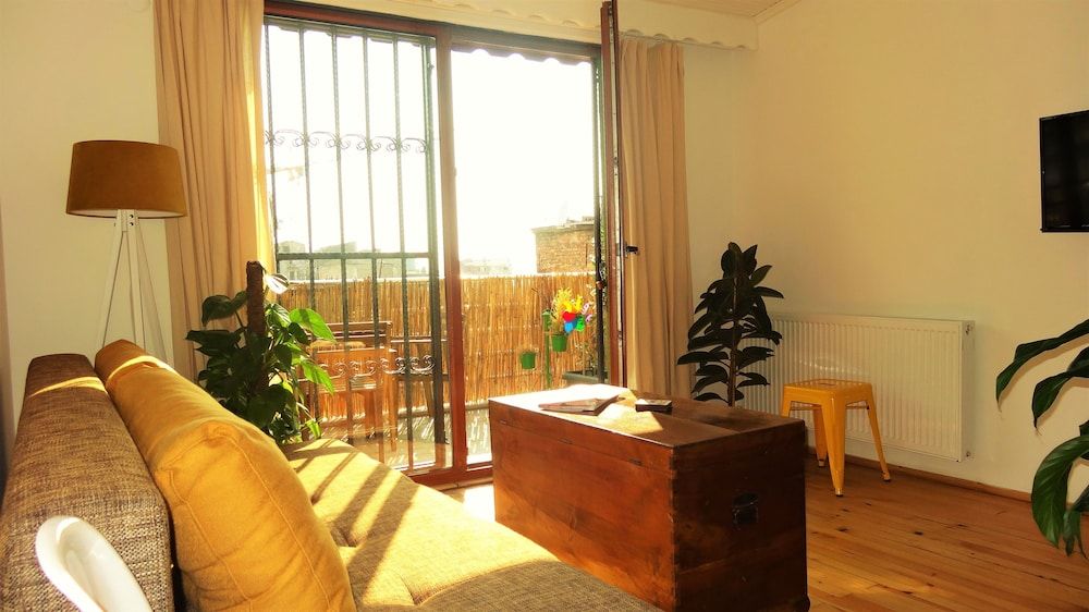 Kunterbunt Aparts Istanbul Apartment, 3 Bedrooms, Terrace 13