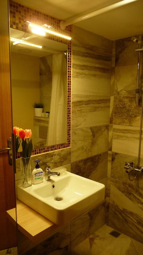Apart 57 Taksim Harbiye Standard Double Room 5
