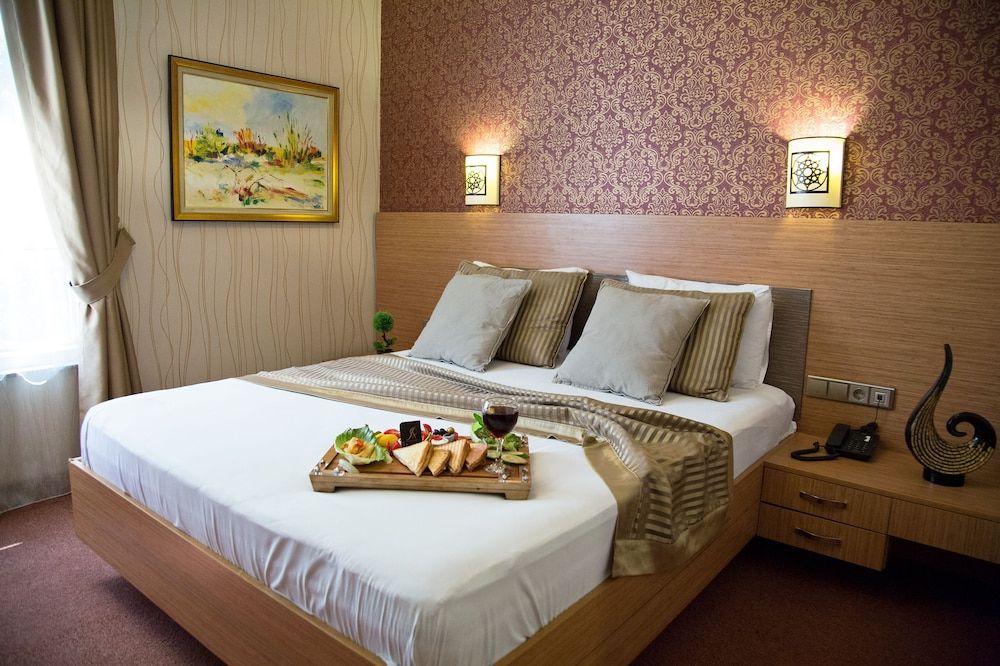 The Rise Aron Business Hotel Merter Standard Double Room, City View 5