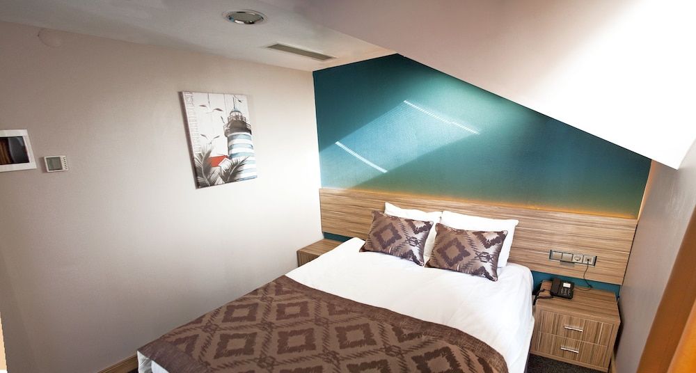The Rise Aron Business Hotel Merter Standard Double Room, City View 4