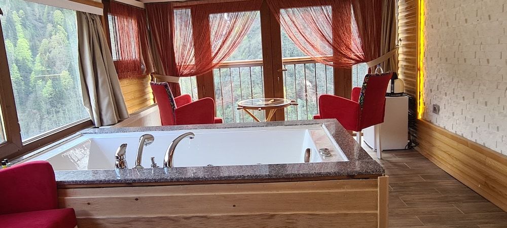 Private spa tub