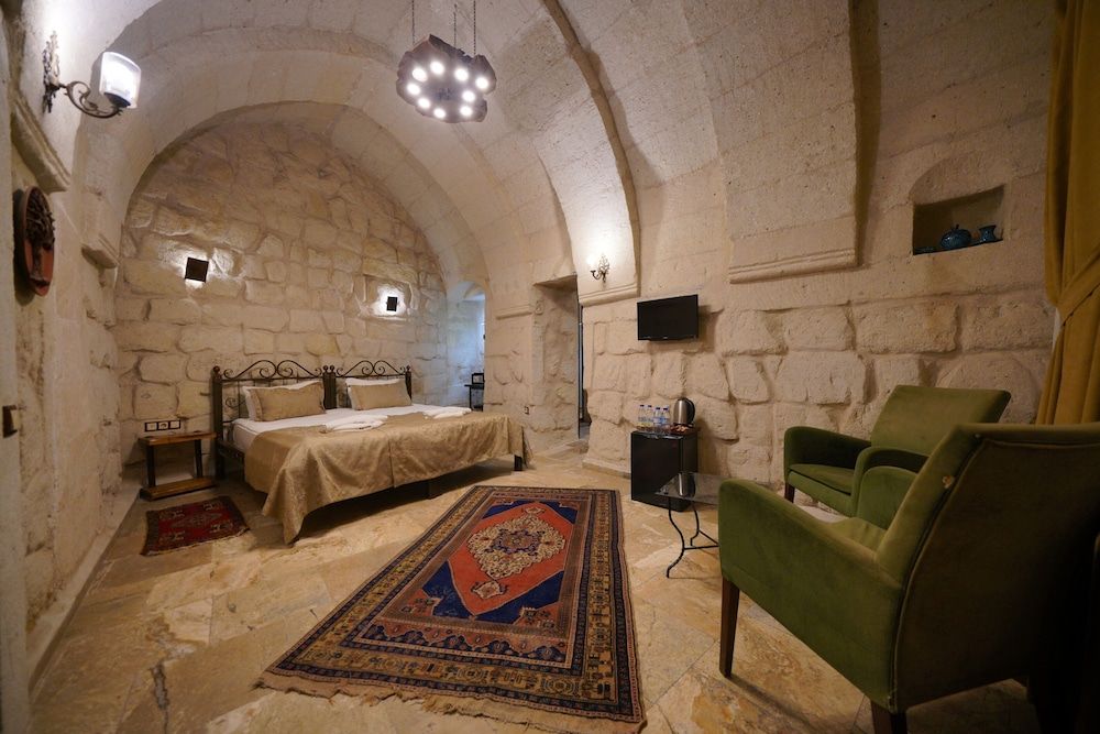undefined Emit Cave Hotel 5
