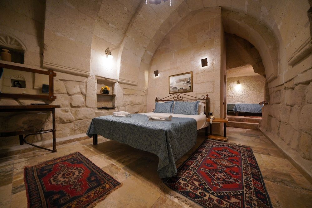 undefined Emit Cave Hotel 2