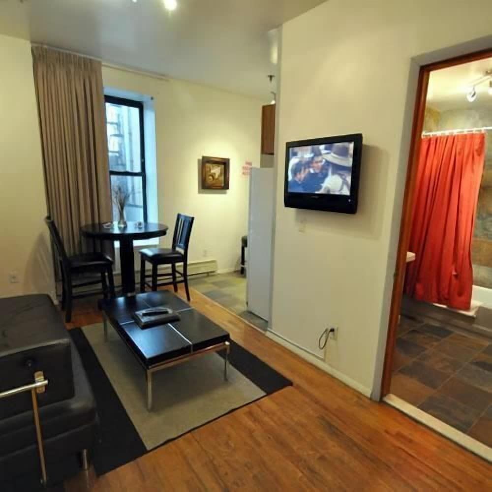 Off Soho Suites Hotel Deluxe Suite 15