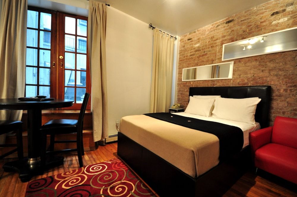 Off Soho Suites Hotel Deluxe Suite 6