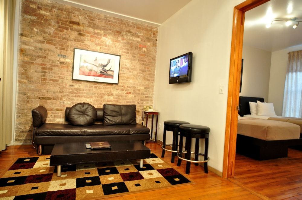 Off Soho Suites Hotel Deluxe Suite 14