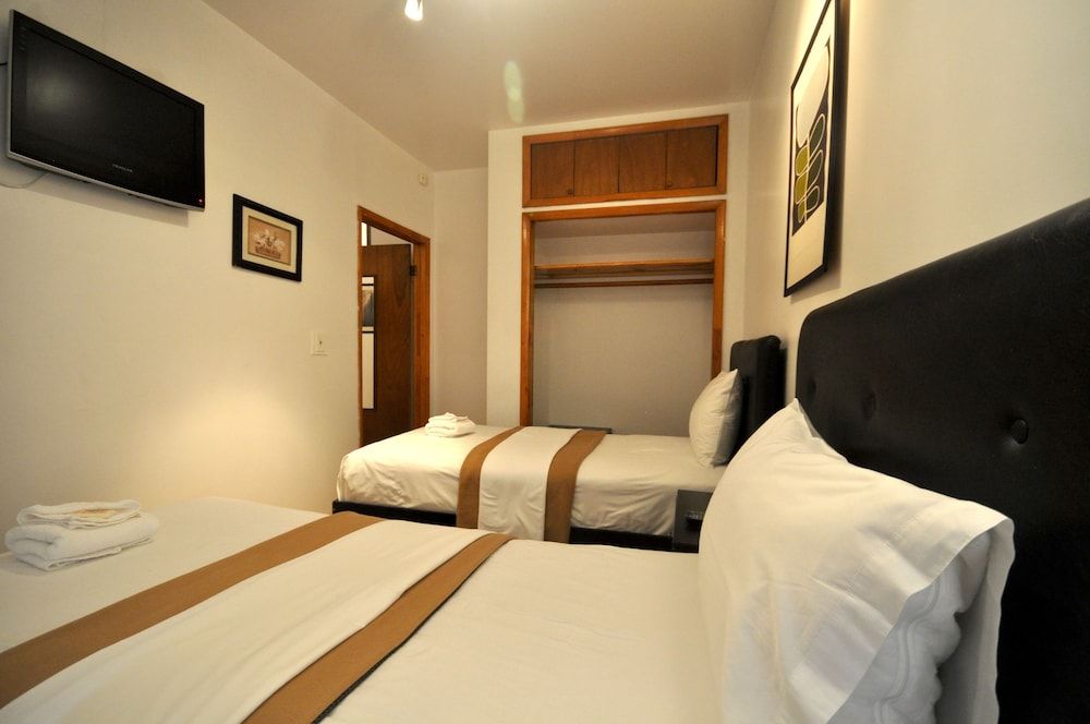 Off Soho Suites Hotel Deluxe Suite