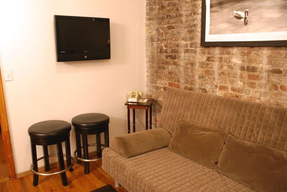 Off Soho Suites Hotel Deluxe Suite 15