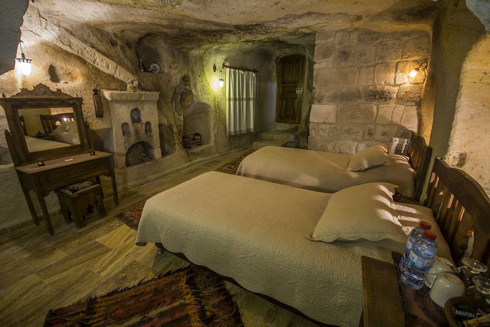 Assiana Cave House Twin Room 4