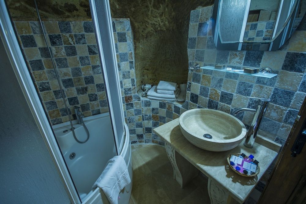 Assiana Cave House Twin Room 2