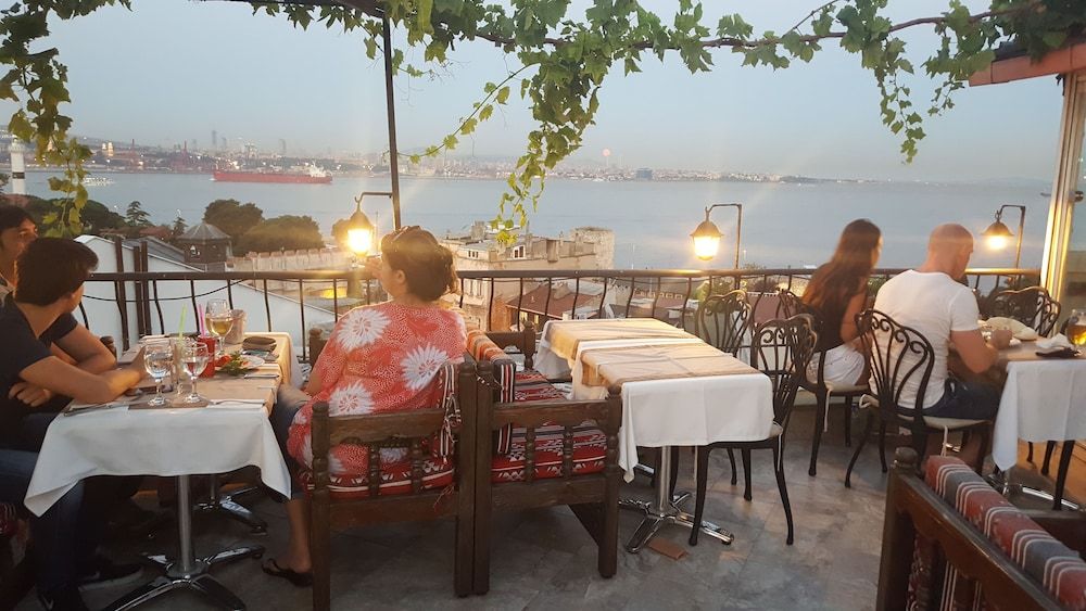 undefined Metropolis Hostel & Guest House 9