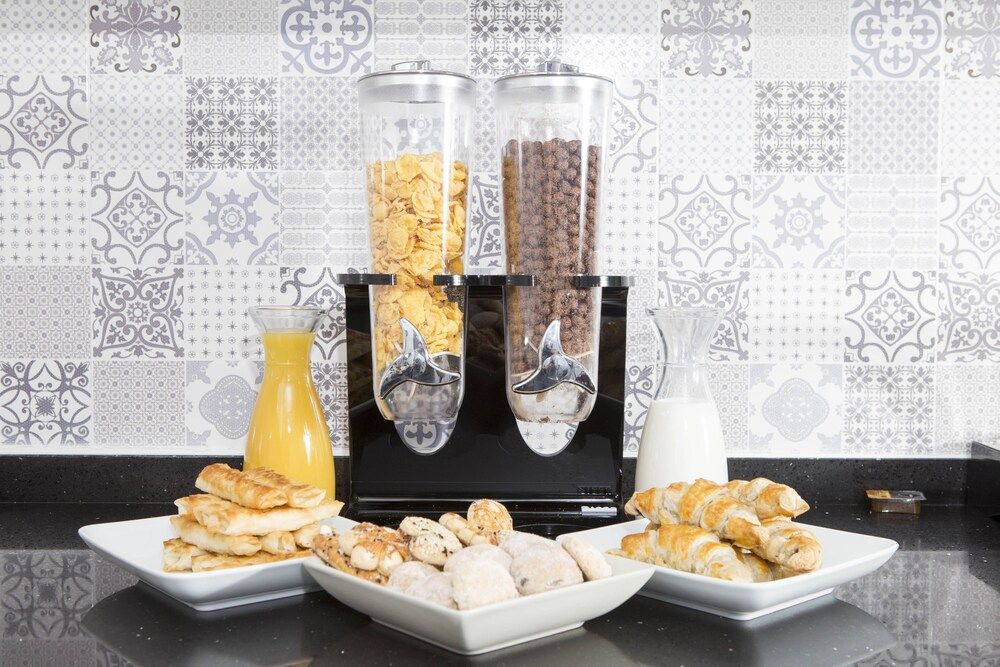 undefined Metropolis Hostel & Guest House 4