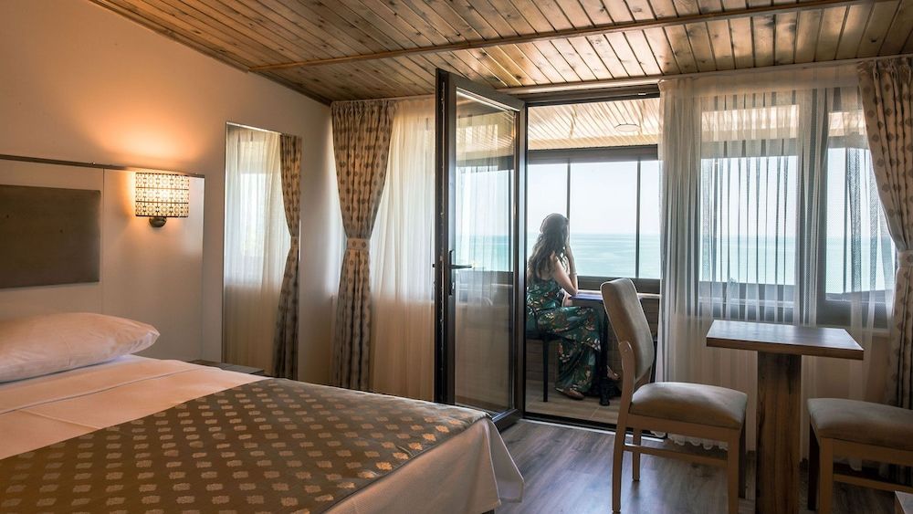 Akcakoca Poyraz Otel Balkonlu Deniz Manzarali Oda 4