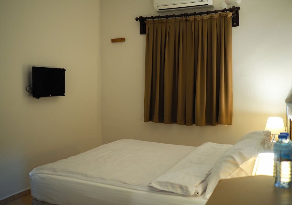 Oya Boutique Hotel & Suites Standard Double Room 4