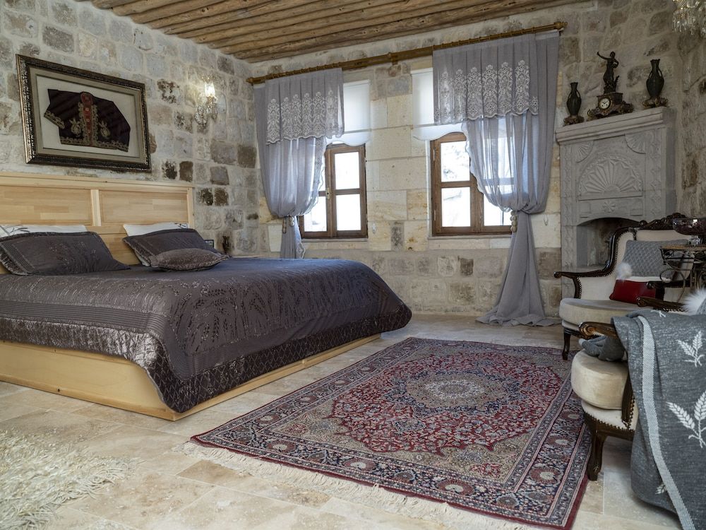 Elika Cave Suites & Spa Deluxe Room 5