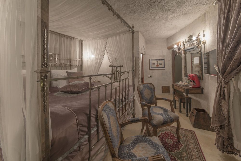 Elika Cave Suites & Spa Deluxe Room 13