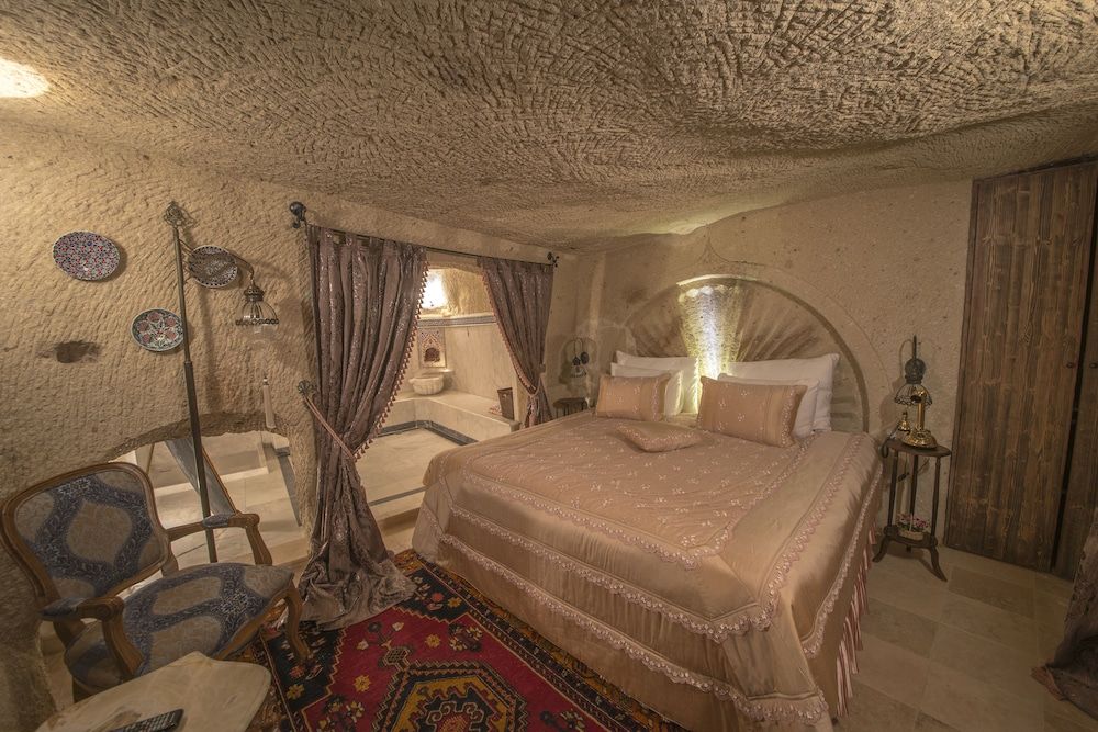 Elika Cave Suites & Spa Deluxe Room 3