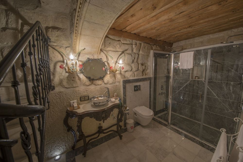 Elika Cave Suites & Spa Deluxe Room 8