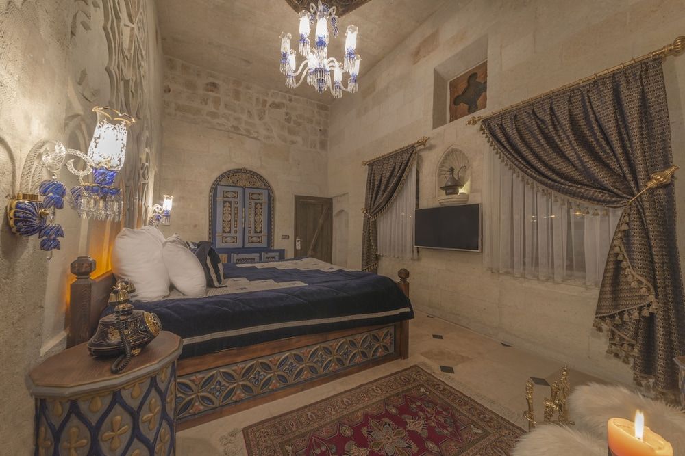 Elika Cave Suites & Spa Deluxe Room 11