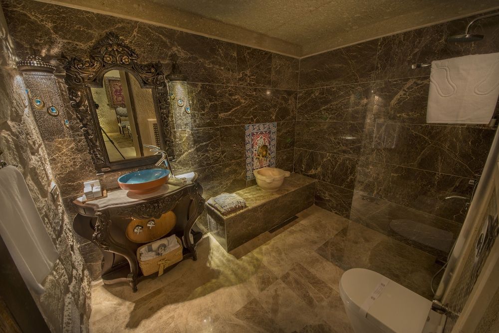 Elika Cave Suites & Spa Deluxe Room 7