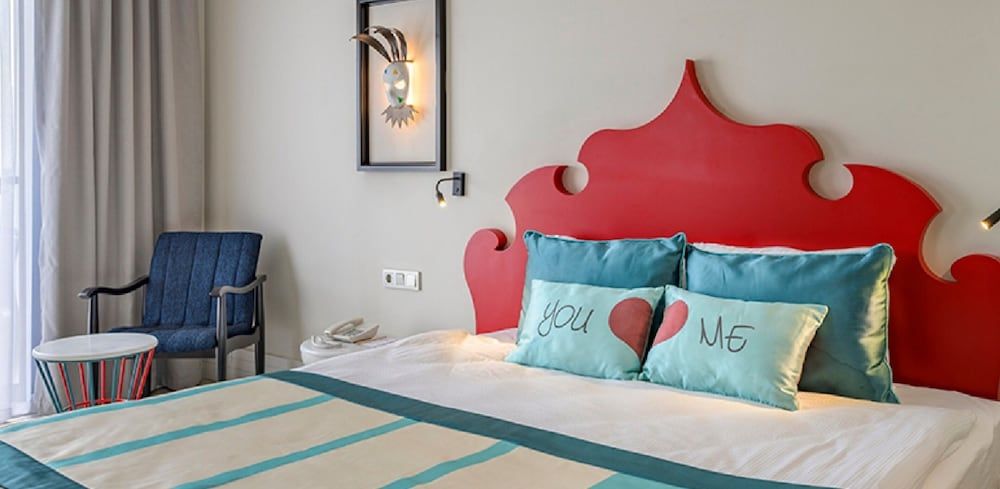 Standard Room (Land View)
