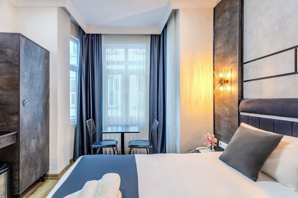 undefined La Pazza Suites 6