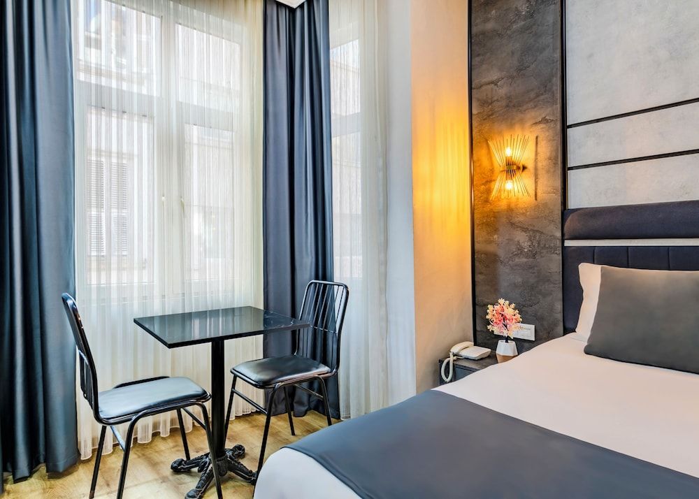 undefined La Pazza Suites 2