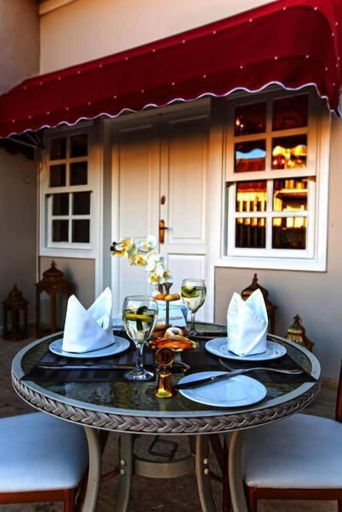 undefined Lavin Suites Hotel 7