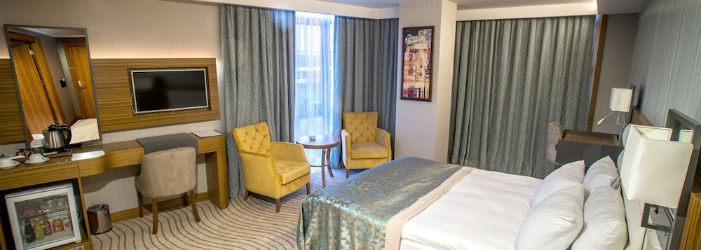 Grand Turkuaz Hotel Deluxe Double Room, City View 2