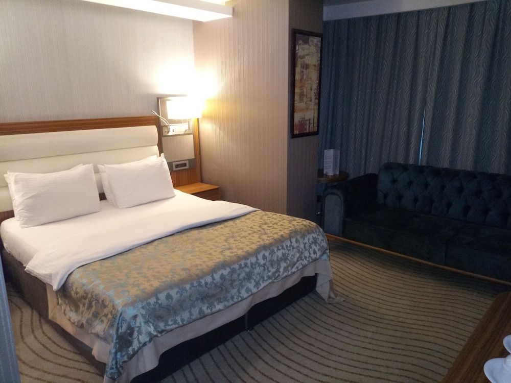 Grand Turkuaz Hotel Deluxe Double Room, City View 7