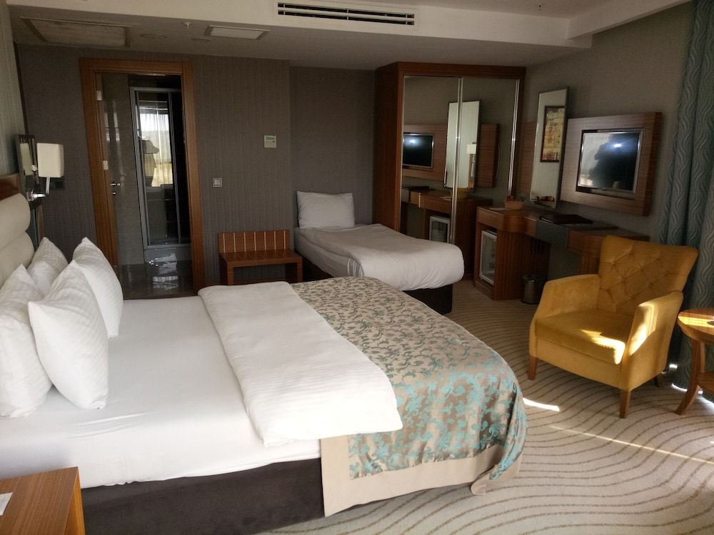 Grand Turkuaz Hotel Deluxe Double Room, City View 3