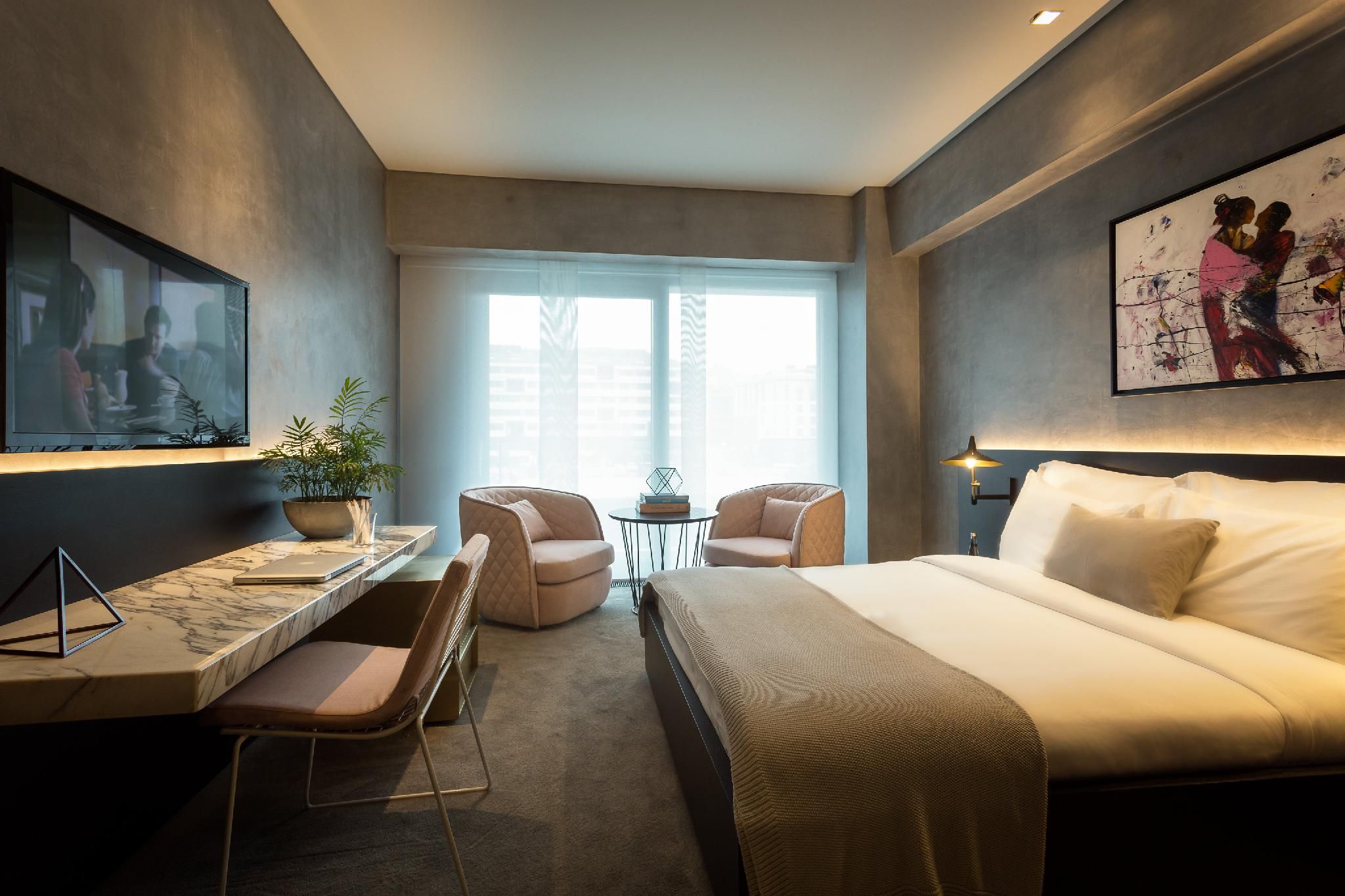 Deluxe King Room with Balcony