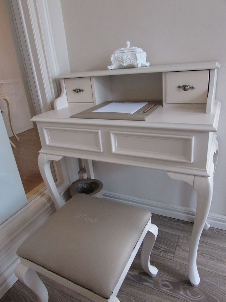 Louis Appartements Galata Deluxe Suite 12