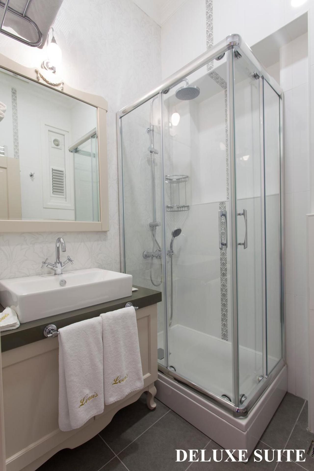 Louis Appartements Galata Deluxe Suite 7